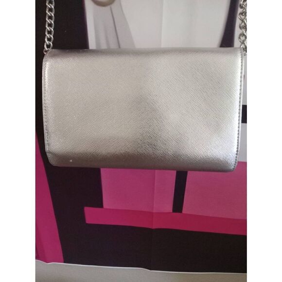 Chrome purse with metal chain - Picture 2 of 3